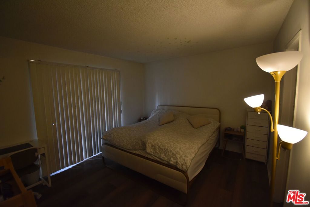1320 N Columbus Avenue Property Photo 8