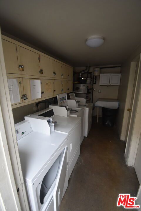 1320 N Columbus Avenue Property Photo 14