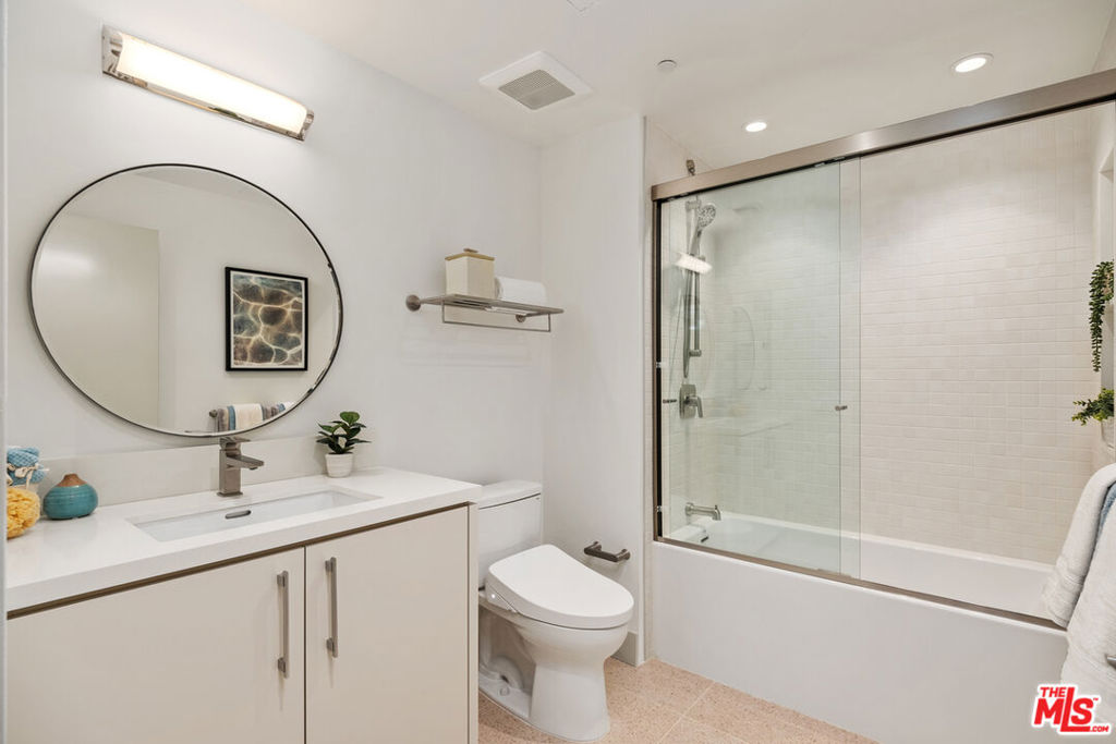 130 S Sepulveda Boulevard 415 Property Photo 22