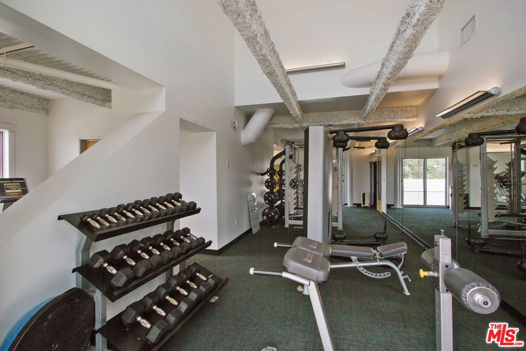 838 N Doheny Drive 1204 Property Photo 26