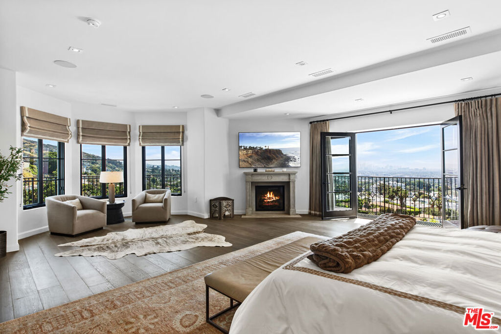 8159 Hollywood Boulevard Property Photo 32