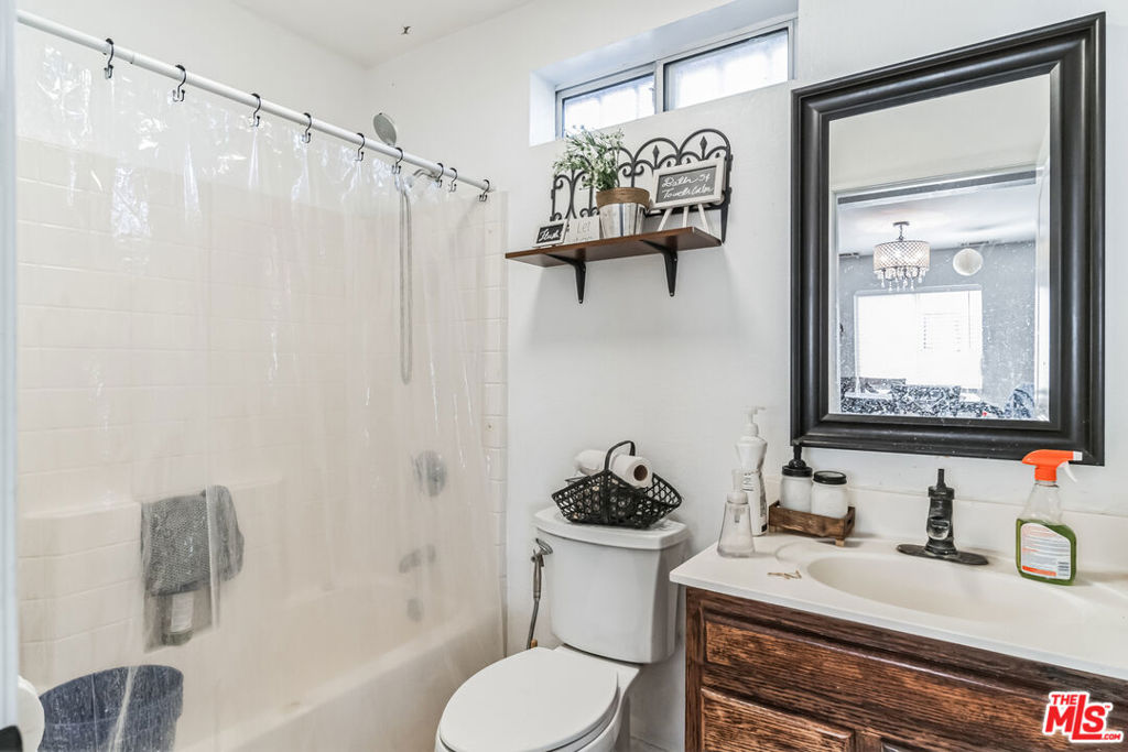 12221 Athens Way Property Photo 8