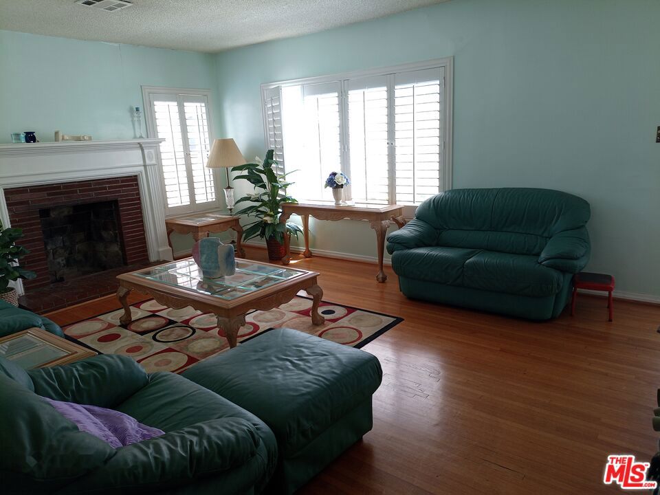 5132 Hillcrest Drive Property Photo 12
