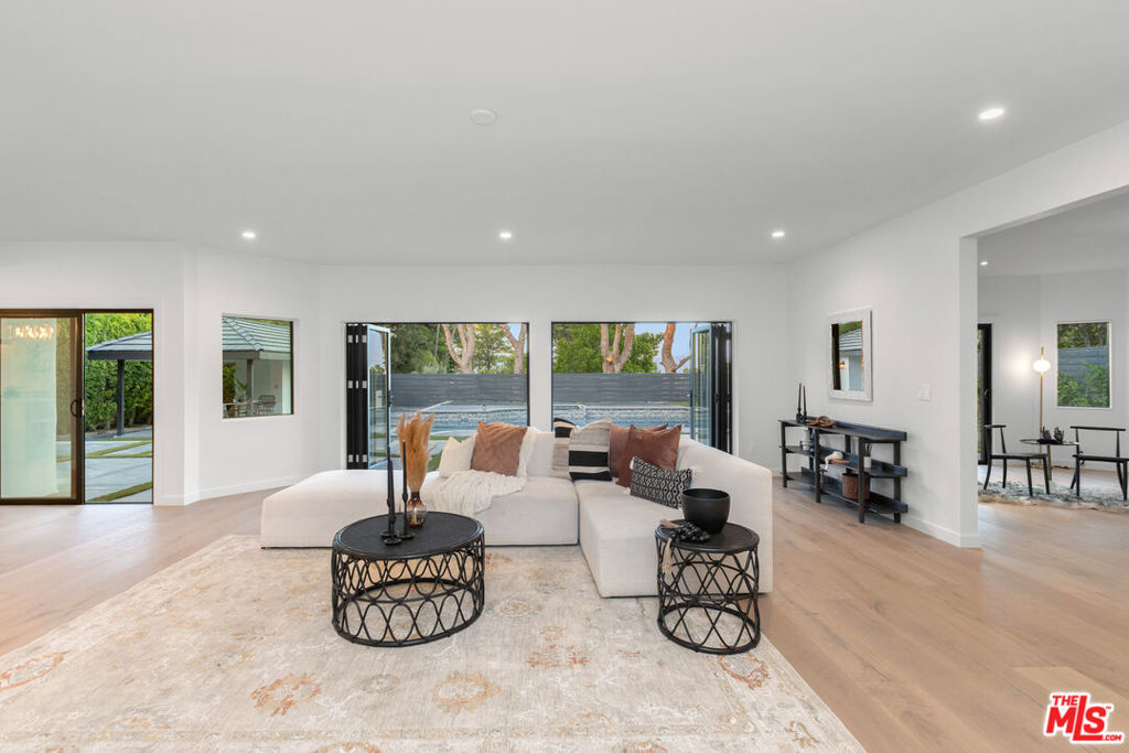 4256 Tarzana Estates Drive Property Photo 19