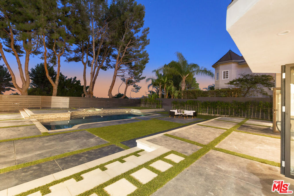 4256 Tarzana Estates Drive Property Photo 32
