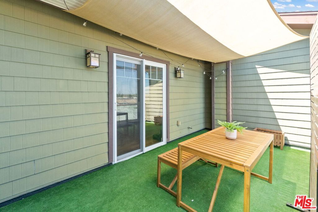 2516 Gates Avenue B Property Photo 11