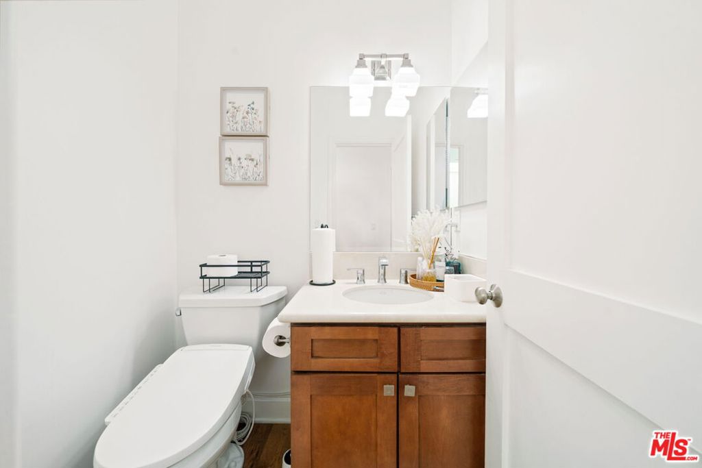 2516 Gates Avenue B Property Photo 20