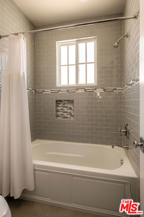 12142 Hollyglen Place Property Photo 27