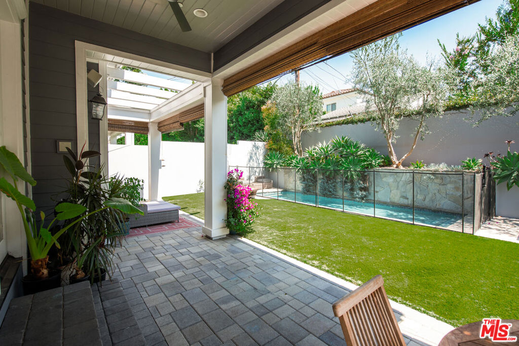12142 Hollyglen Place Property Photo 40