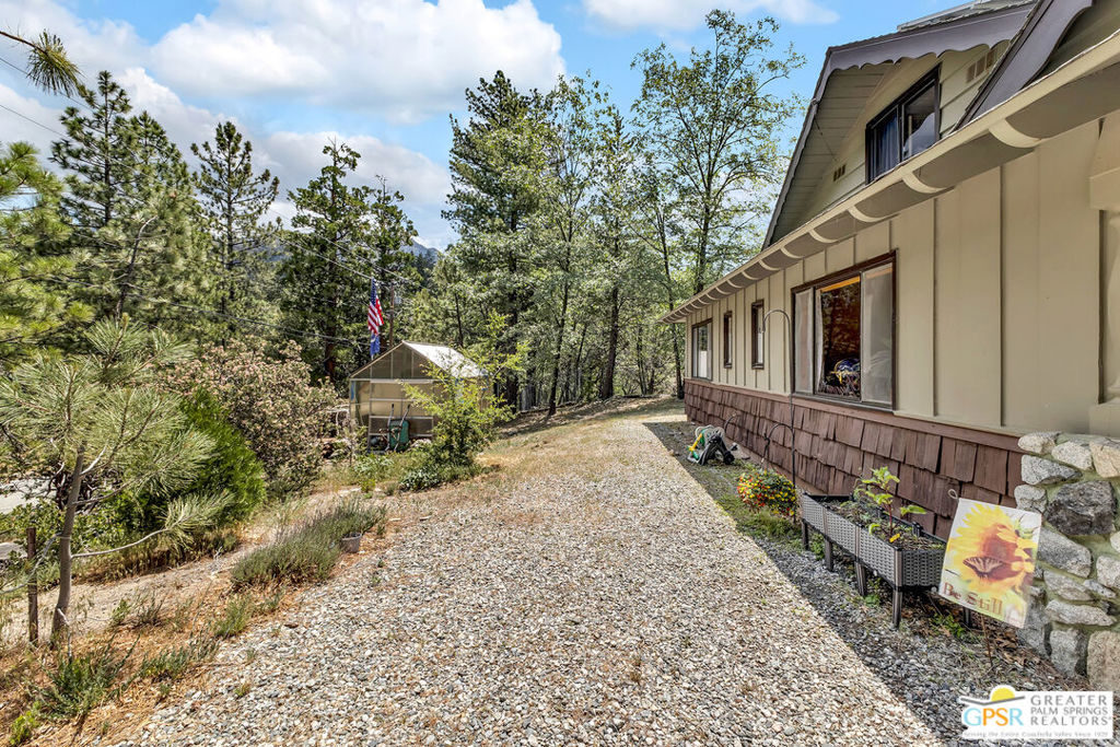 21395 Highway 243 Property Photo 5