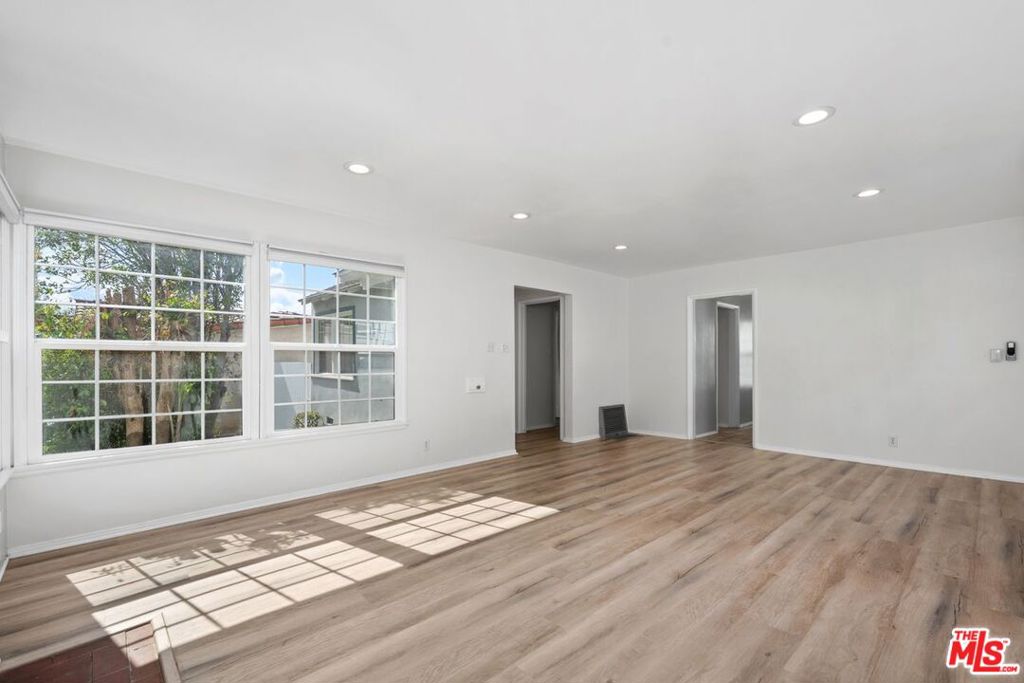 1019 Amherst Avenue Property Photo 4