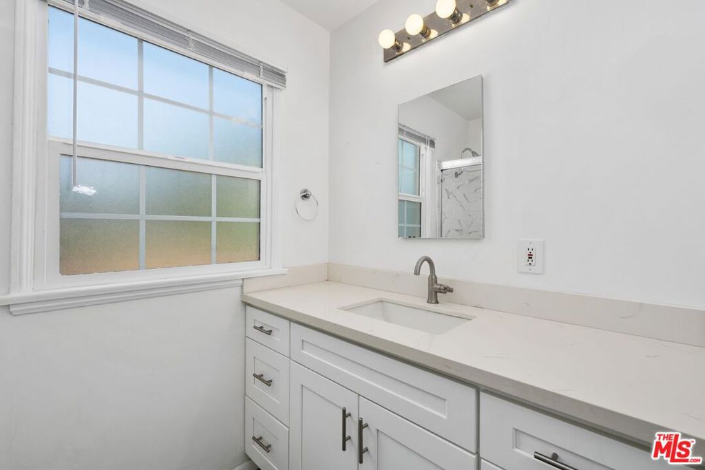 1019 Amherst Avenue Property Photo 19