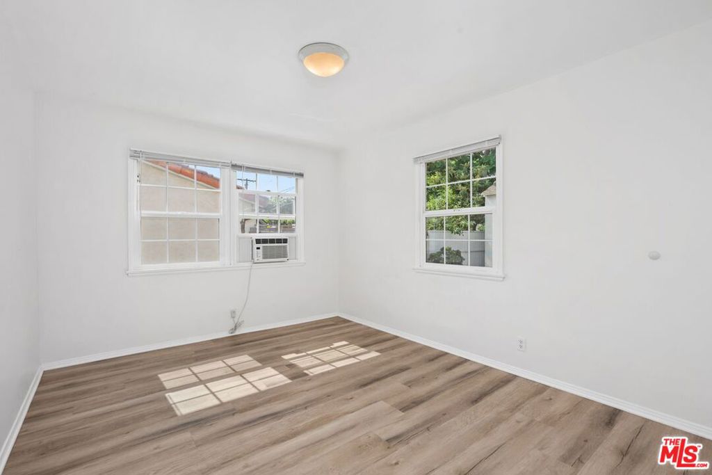 1019 Amherst Avenue Property Photo 20