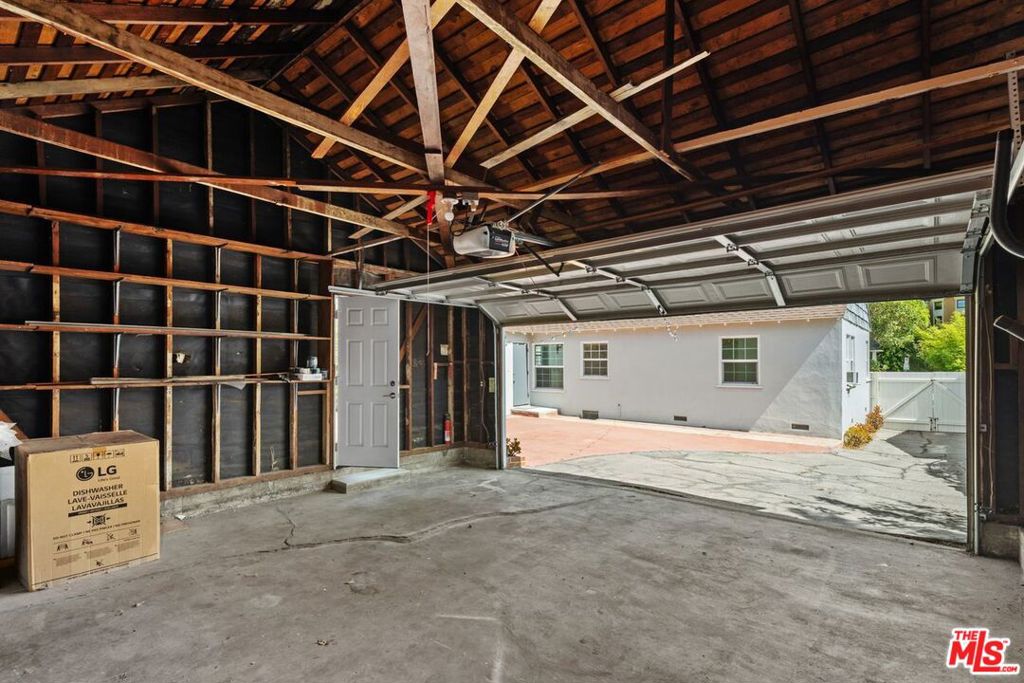 1019 Amherst Avenue Property Photo 26