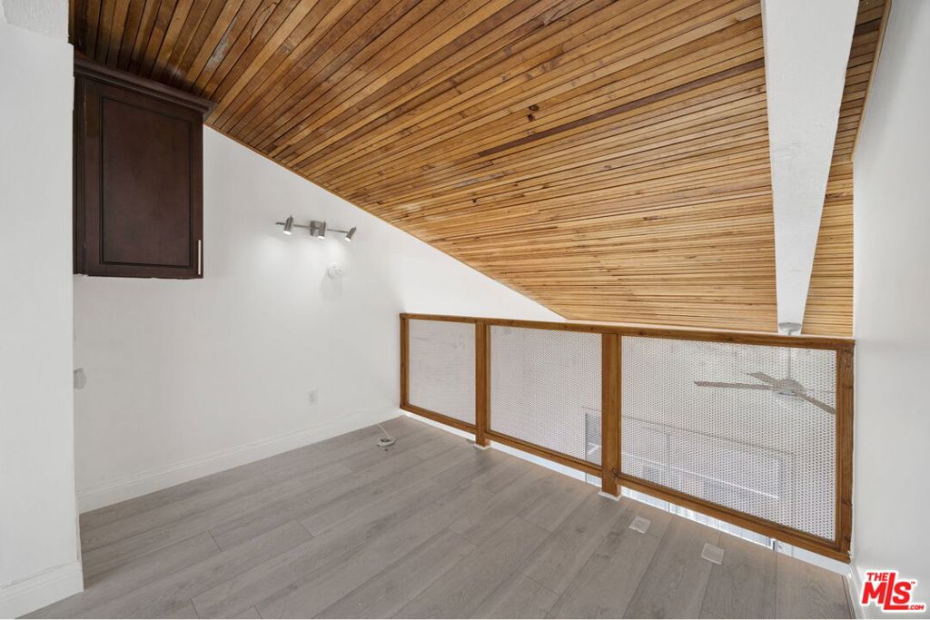 5460 White Oak Avenue G305 Property Photo 19