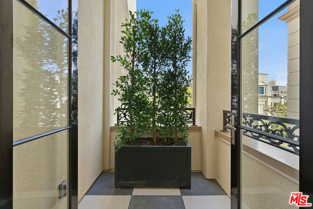 10124 Empyrean Way 203 Property Photo 18