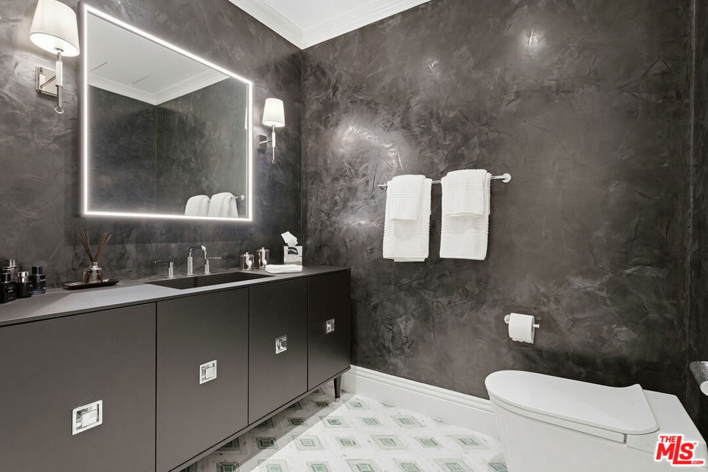 10124 Empyrean Way 203 Property Photo 29