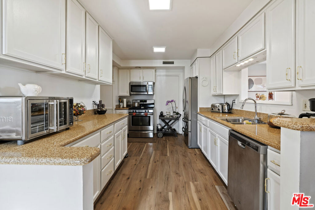 21829 Rodax Street Property Photo 12