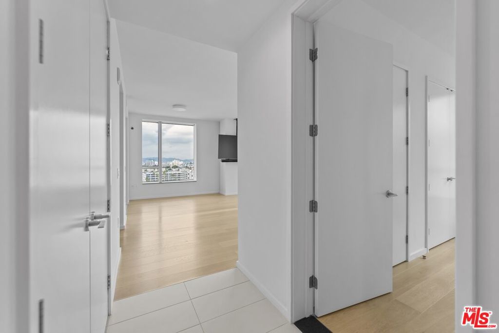 889 Francisco Street 1508 Property Photo 15