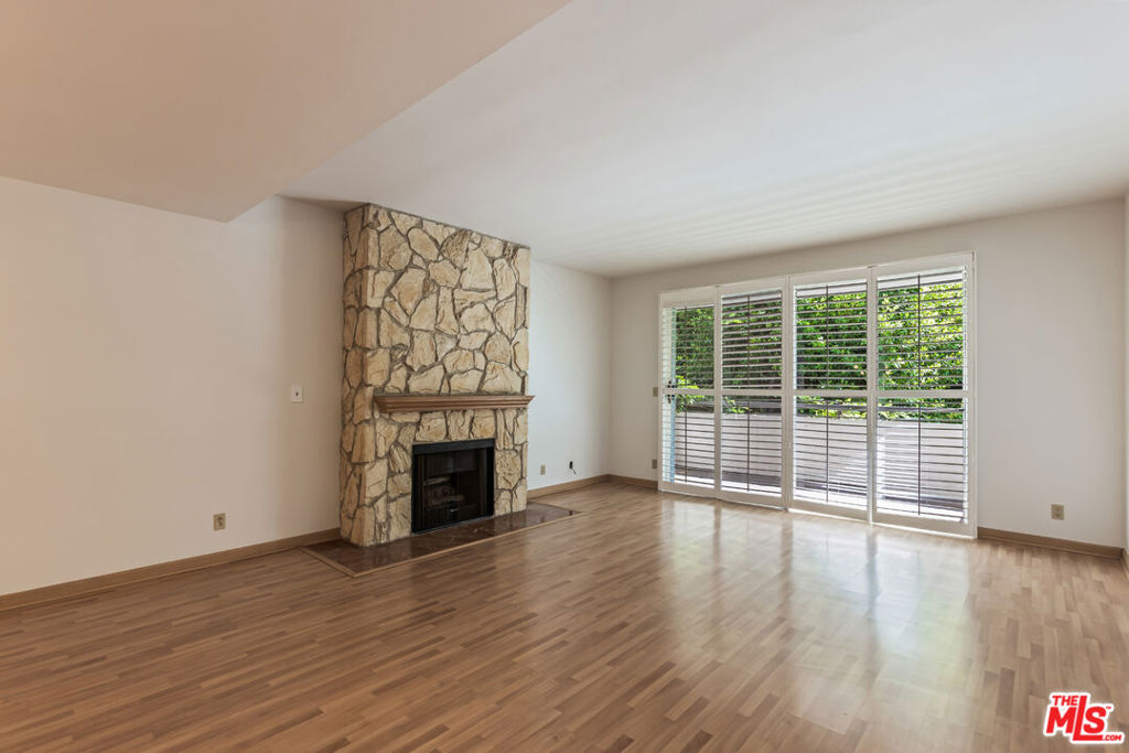 1930 S Beverly Glen Boulevard 306 Property Photo 3