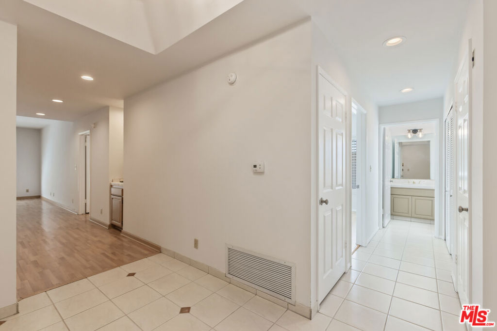 1930 S Beverly Glen Boulevard 306 Property Photo 5