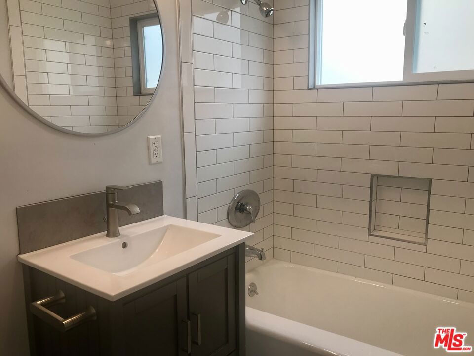2230 Delaware Avenue Property Photo 18