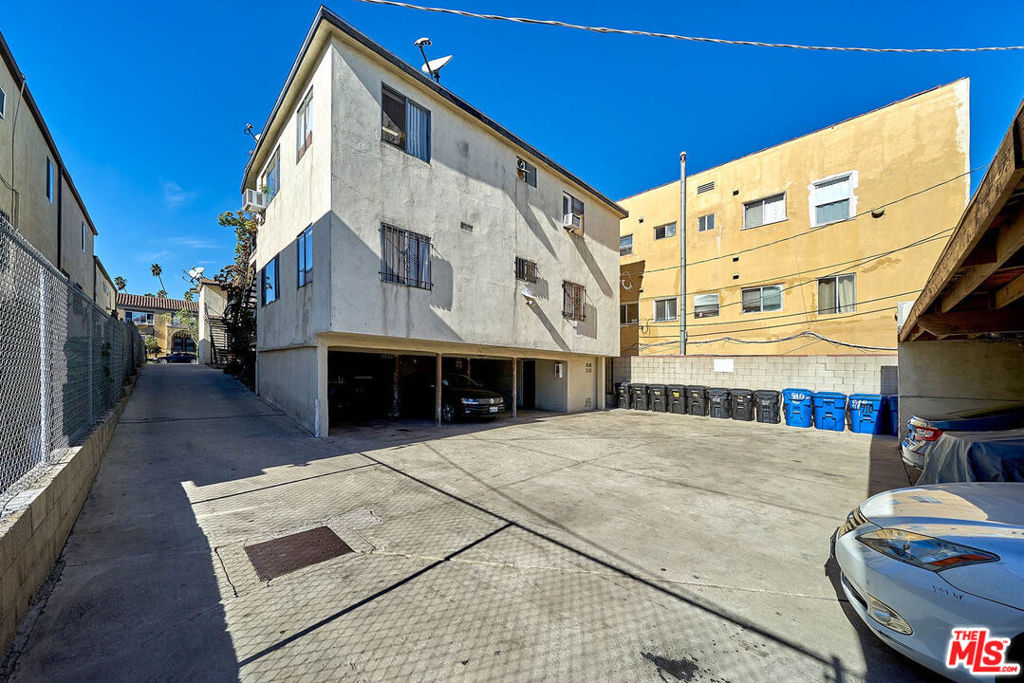 910 S Catalina Street Property Photo 4