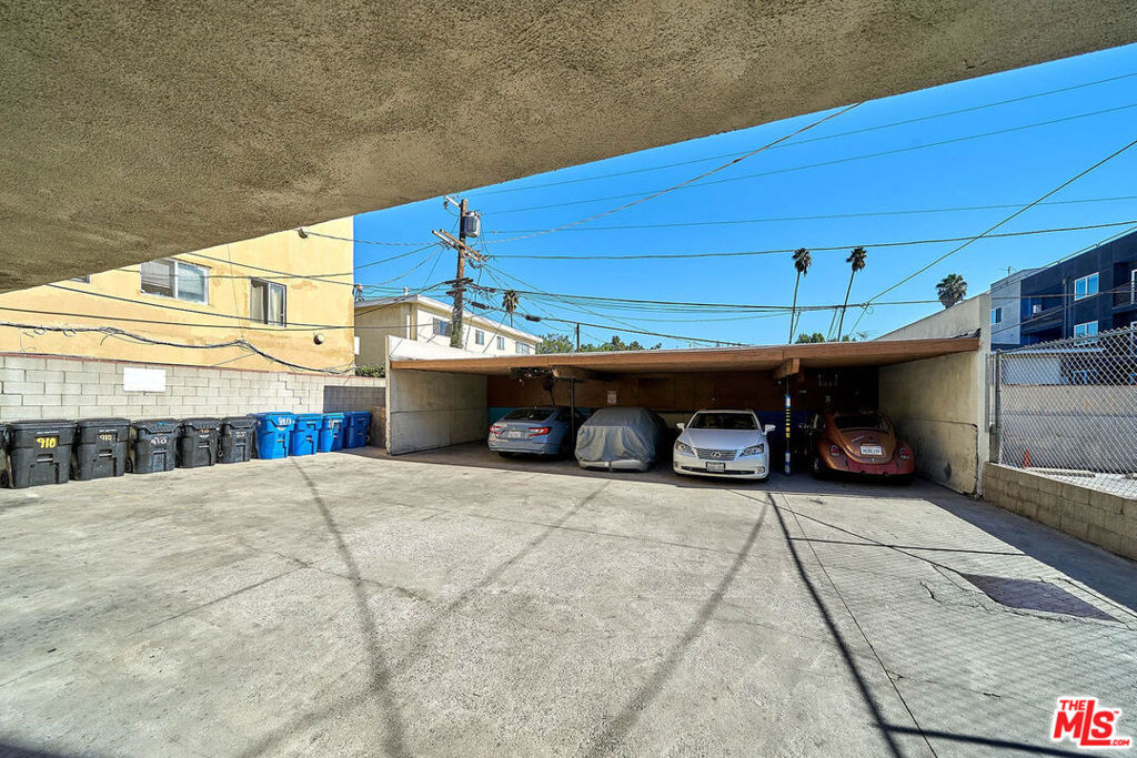910 S Catalina Street Property Photo 8