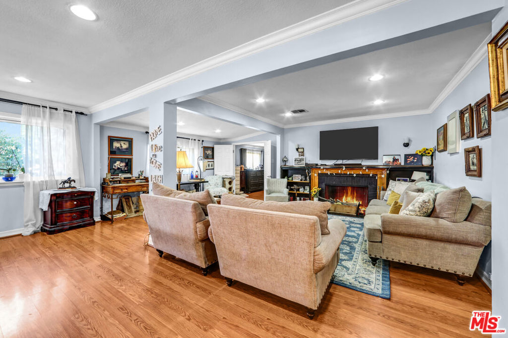 10205 Fairgrove Avenue Property Photo 6