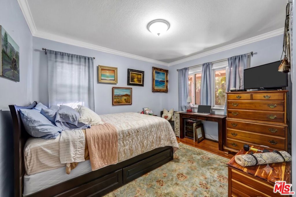 10205 Fairgrove Avenue Property Photo 25