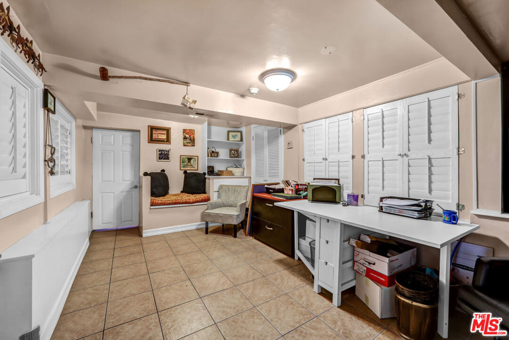 10205 Fairgrove Avenue Property Photo 27