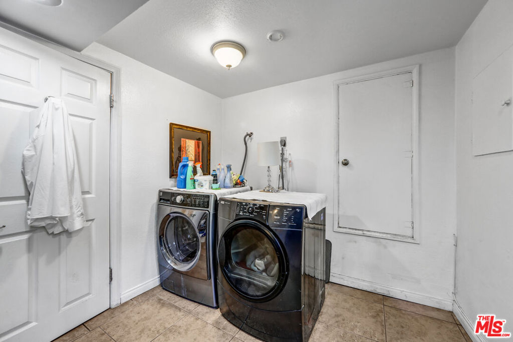 10205 Fairgrove Avenue Property Photo 29