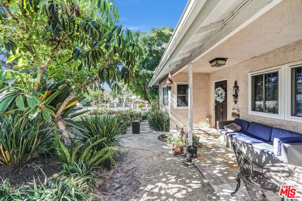 10205 Fairgrove Avenue Property Photo 40