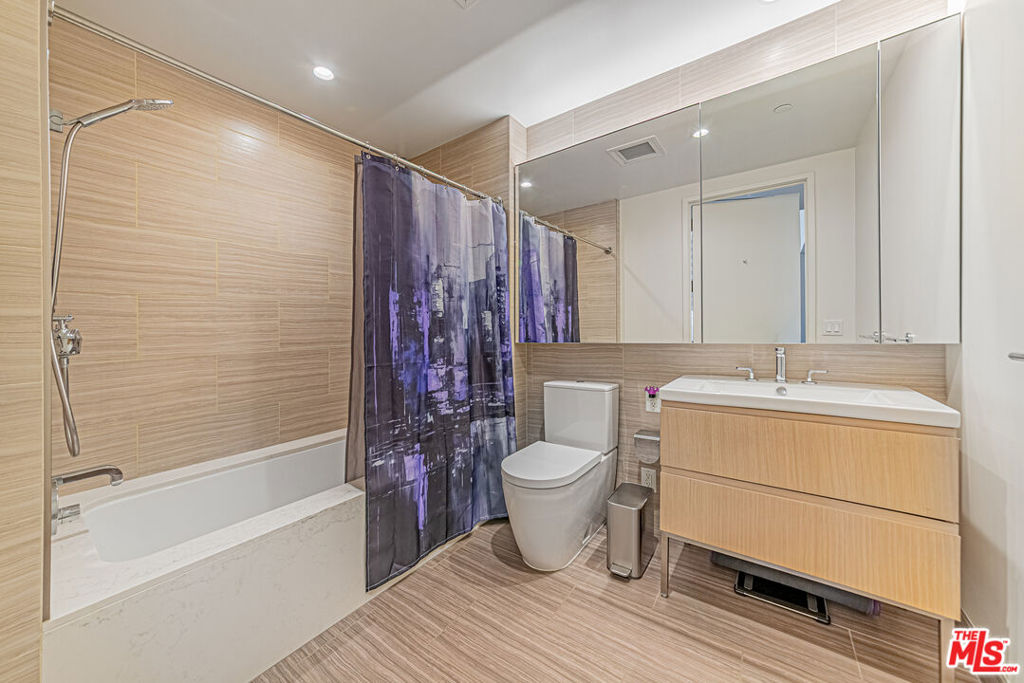 877 Francisco Street 806 Property Photo 14