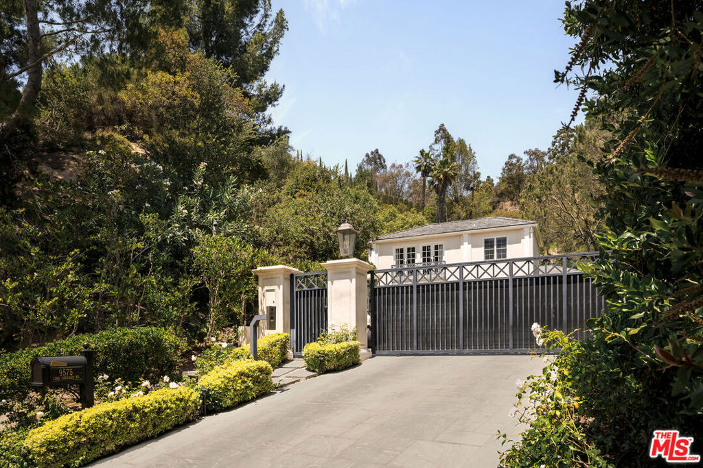 9575 Lime Orchard Road Property Photo 3