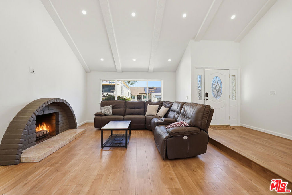 5920 Malton Avenue Property Photo 7