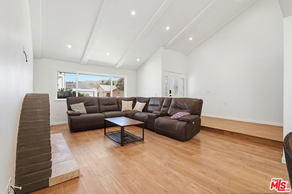 5920 Malton Avenue Property Photo 8