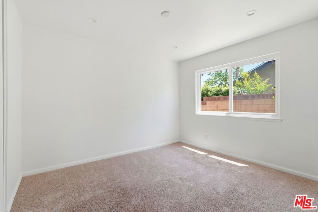5920 Malton Avenue Property Photo 28