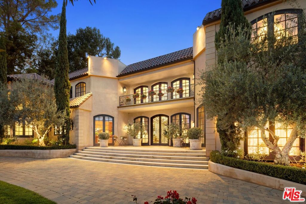9541 Sunset Boulevard Property Photo 1
