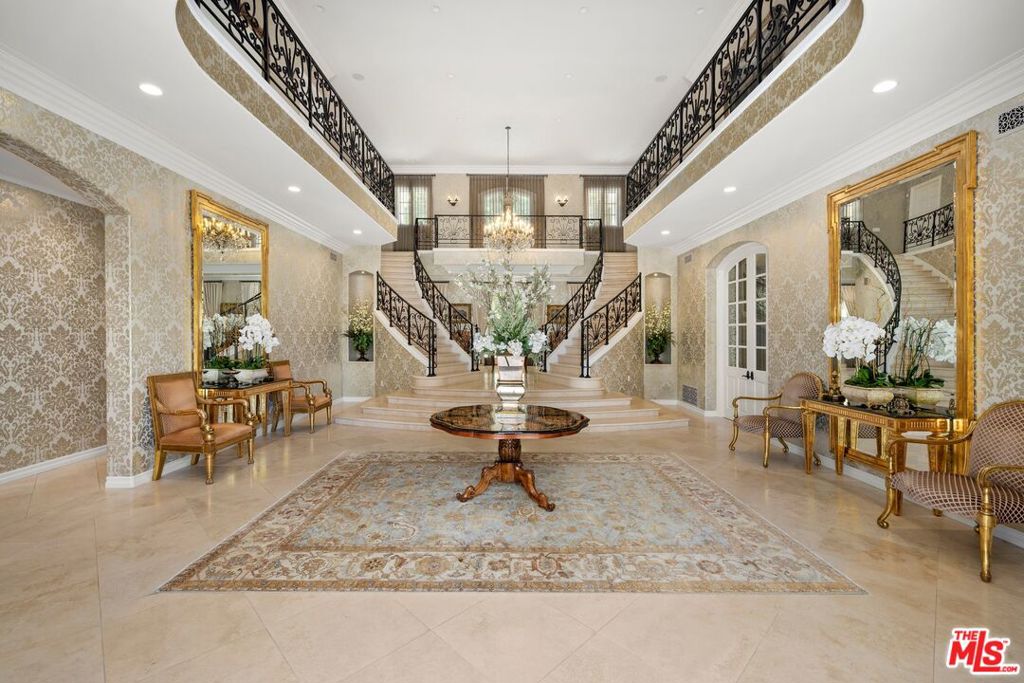 9541 Sunset Boulevard Property Photo 2