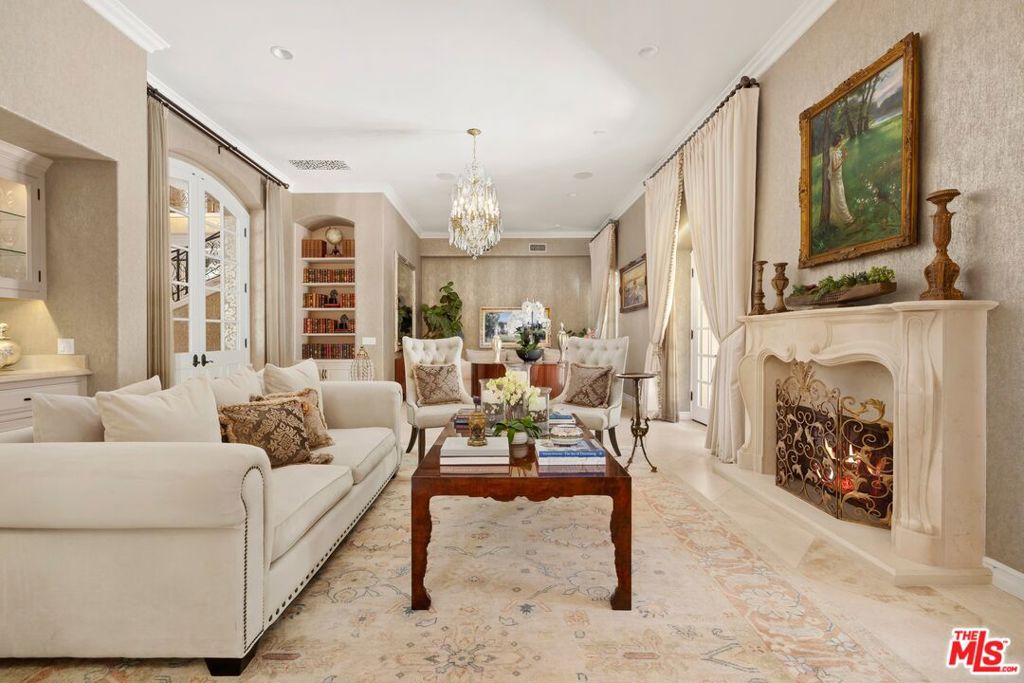 9541 Sunset Boulevard Property Photo 7
