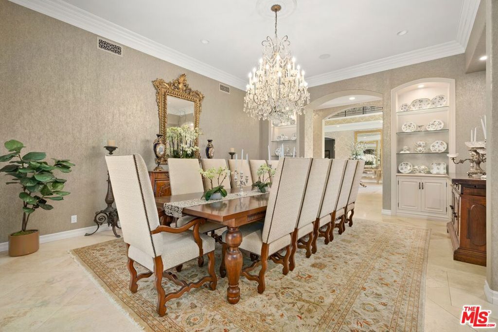 9541 Sunset Boulevard Property Photo 10