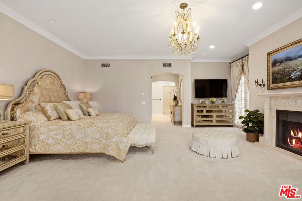 9541 Sunset Boulevard Property Photo 16
