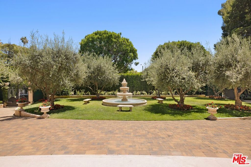 9541 Sunset Boulevard Property Photo 21