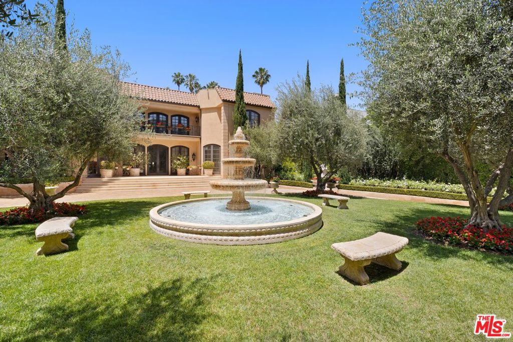 9541 Sunset Boulevard Property Photo 23