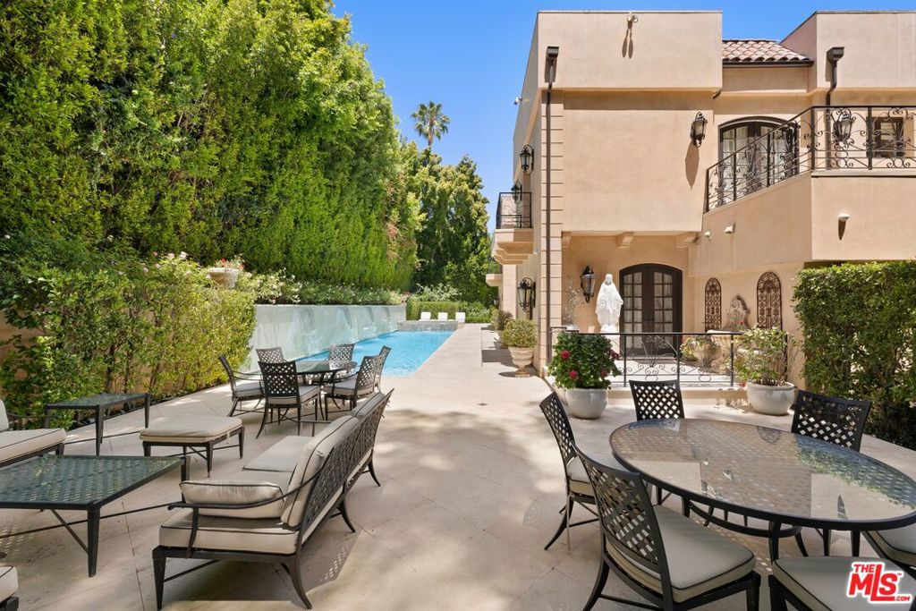 9541 Sunset Boulevard Property Photo 25