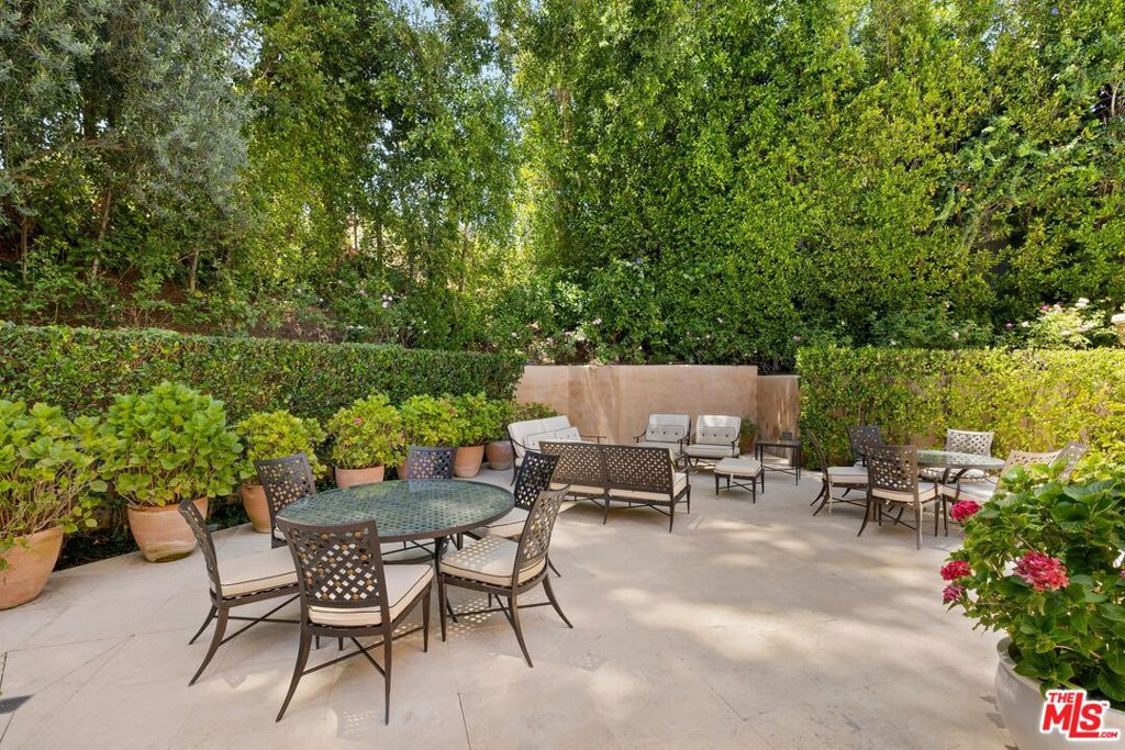9541 Sunset Boulevard Property Photo 26