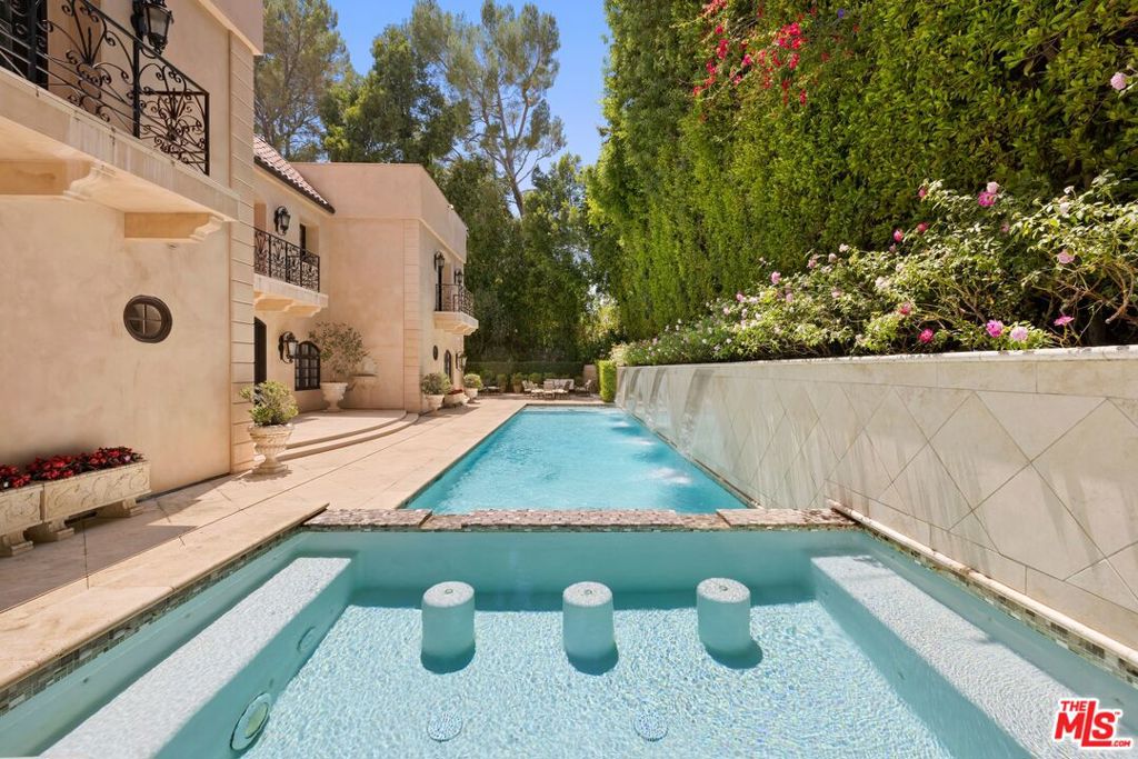 9541 Sunset Boulevard Property Photo 29