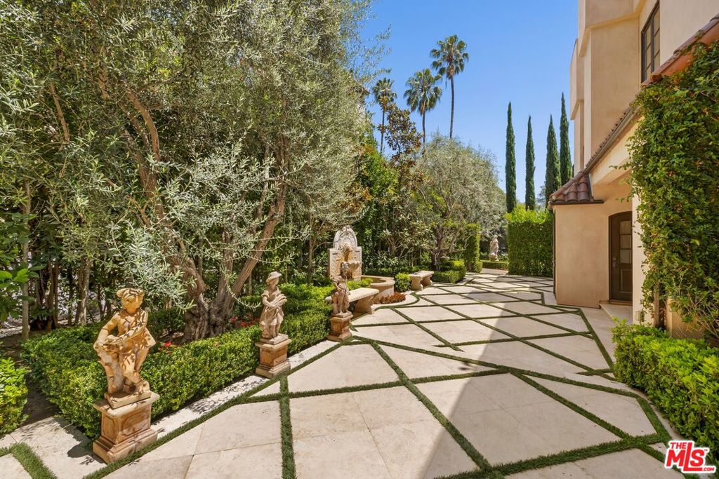 9541 Sunset Boulevard Property Photo 30