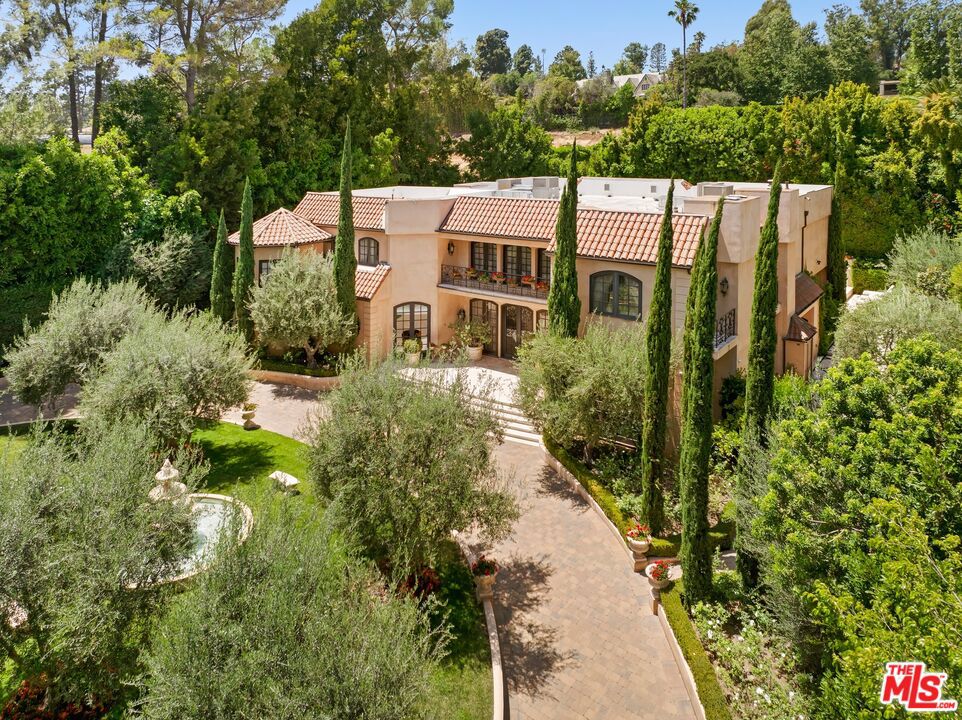 9541 Sunset Boulevard Property Photo 31